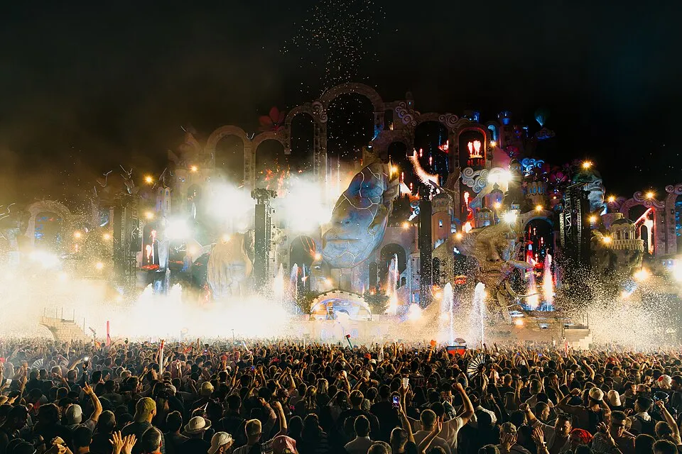 Tomorrowland mainstage ’s nachts in Boom