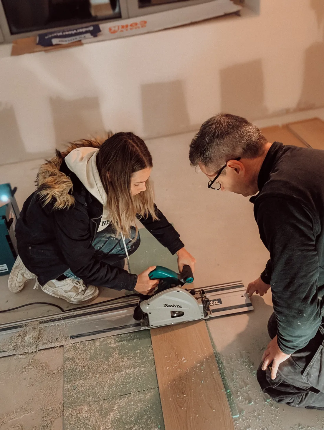 Anja en Kurt zagen laminaat tijdens de verbouwing